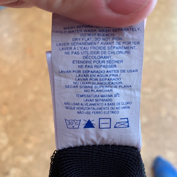 🌼3/$30 Weekenders long sleeve top. - Picture 6 of 6